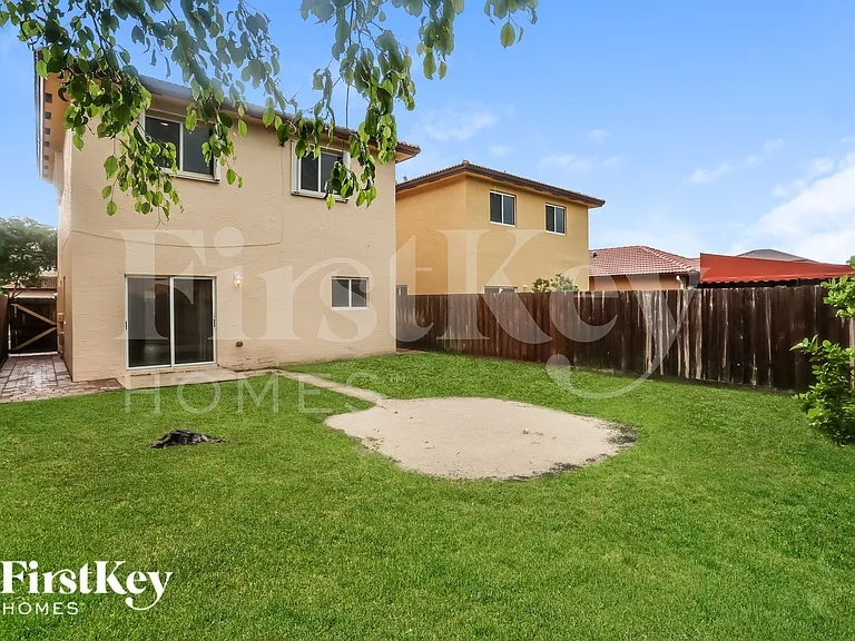 1119 NE 41st Ave — Photo 15