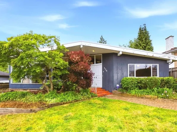 129 Rickman Pl, New Westminster, BC V3L 4P8