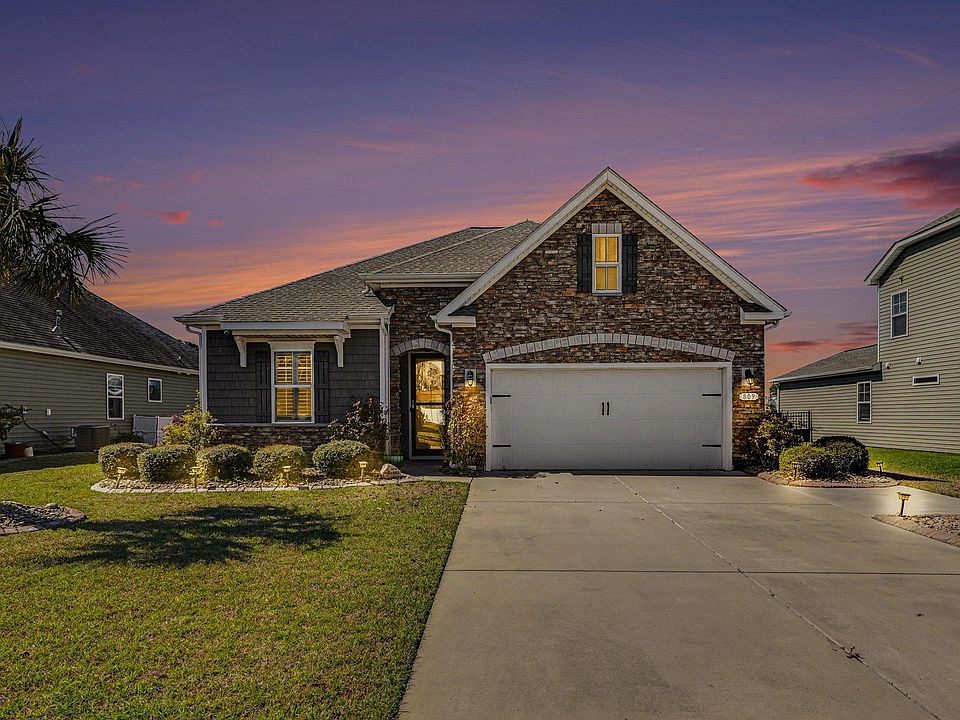 1st image of 809 Atlantic Commons Dr.