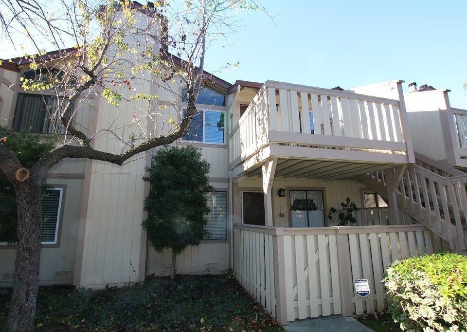 1st image of 394 Coyote Creek Cir