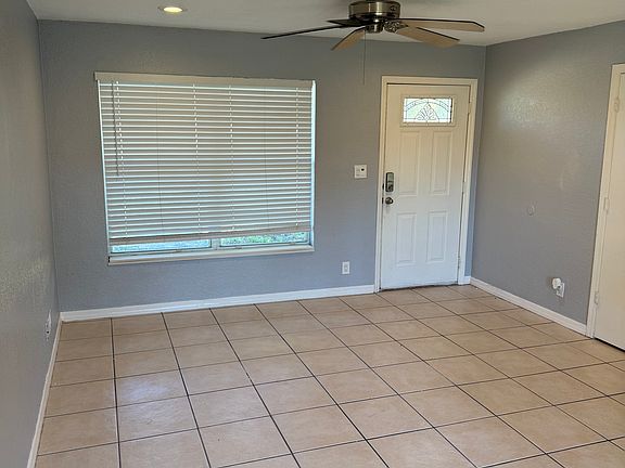 3rd image of 607 Zinnia Dr