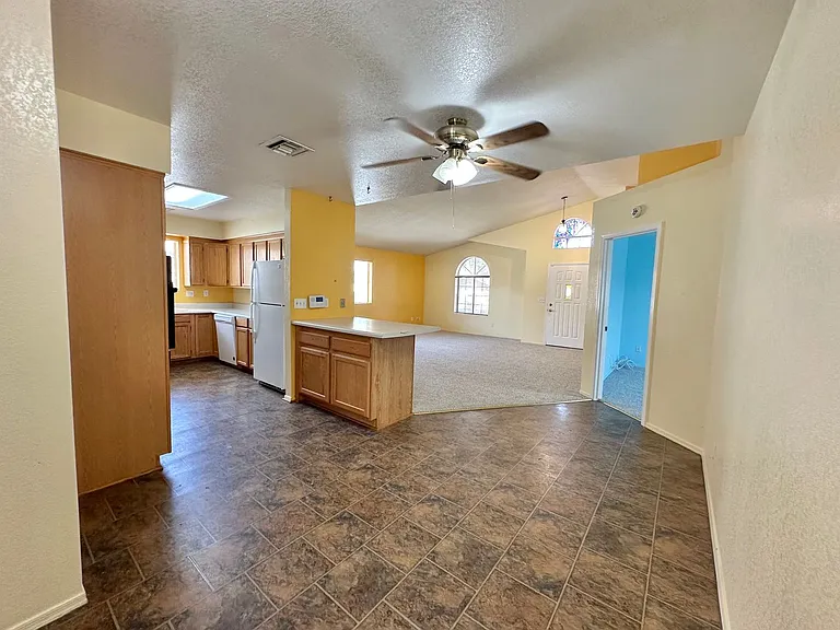 3905 Raymond Ave — Photo 12