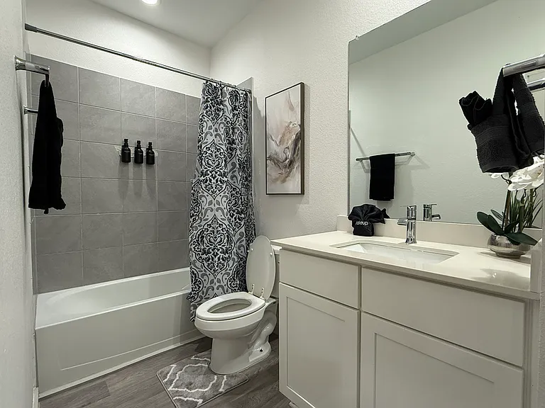1815 Rolling Hill Ln — Photo 34