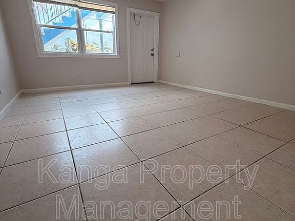 3rd image of 1618 W 26th Ct APT A