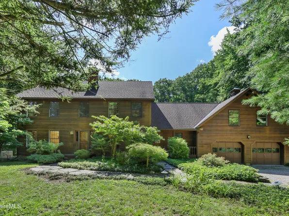 7 Fern Hill Rd, Great Barrington, MA 01230