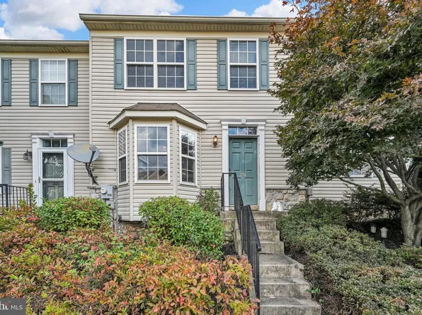 320 Knollwood Rd, Millersville, PA 17551