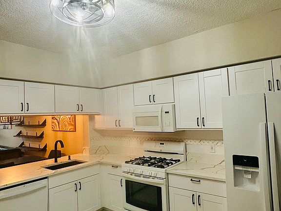 3rd image of 7821 Sanibel Dr #7821