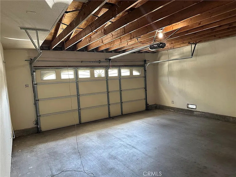 3823 Foster Ave — Photo 11