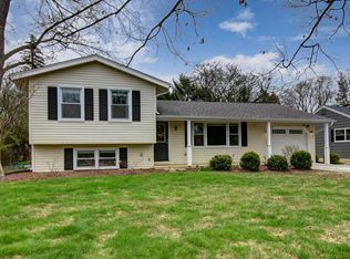 3S165 Cherrywood Ln, Glen Ellyn, IL