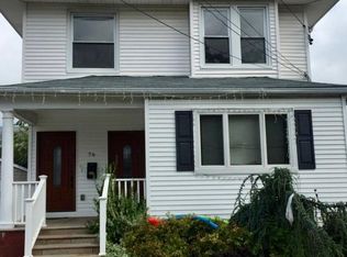76 Cottage Pl, Mineola, NY 11501