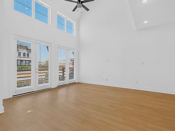 4th image of 8148 Legacy Oak Dr
