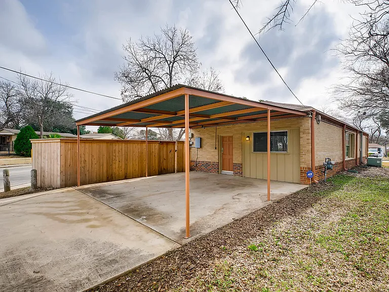 405 Quentin Dr — Photo 25