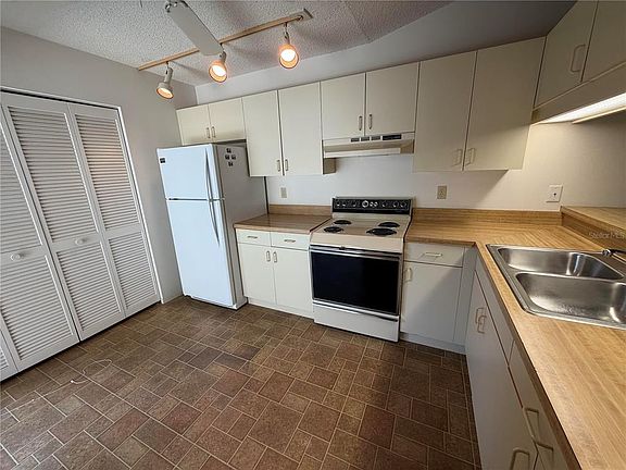 5th image of 2904 OAK LANE