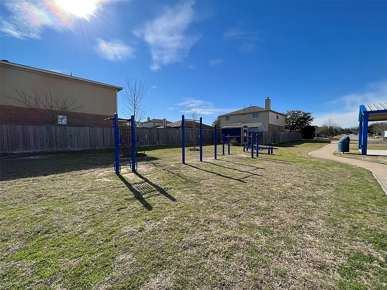 116 Remington Dr — Photo 23