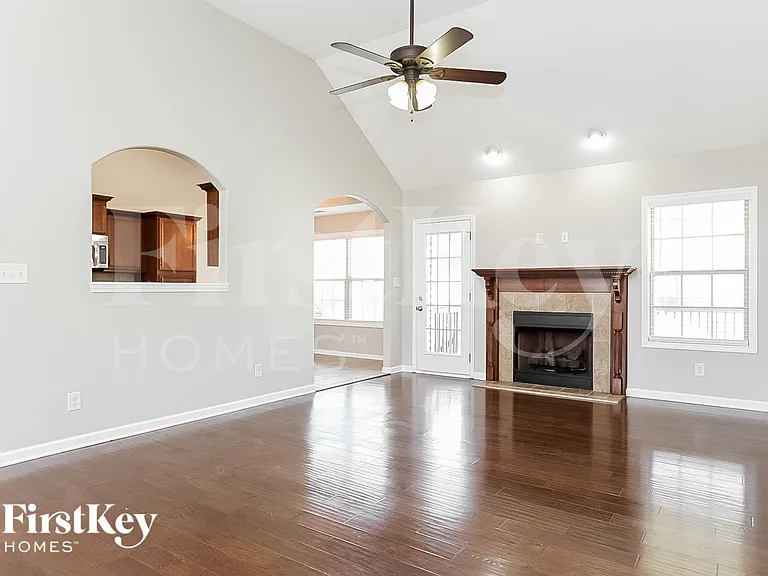 1458 Raven Rd — Photo 3
