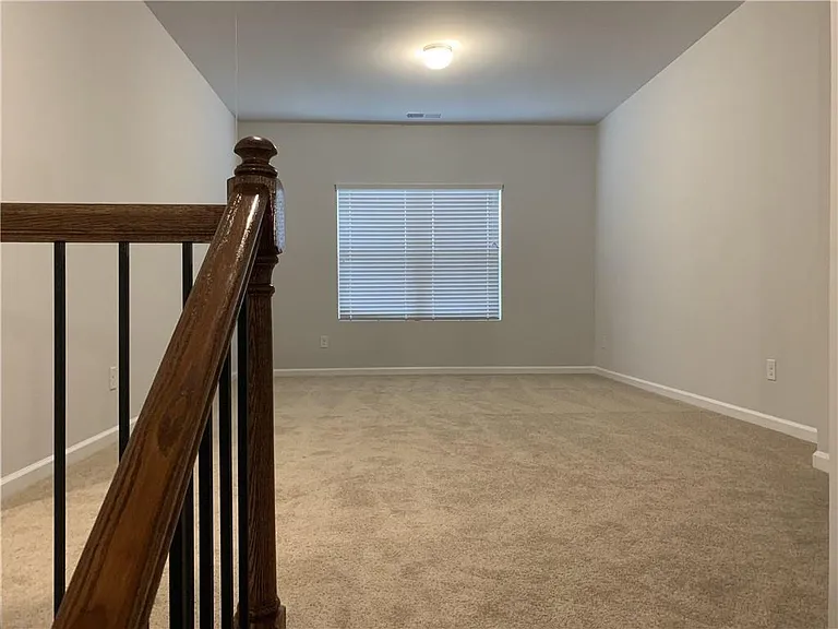430 Broadmoor Dr — Photo 7