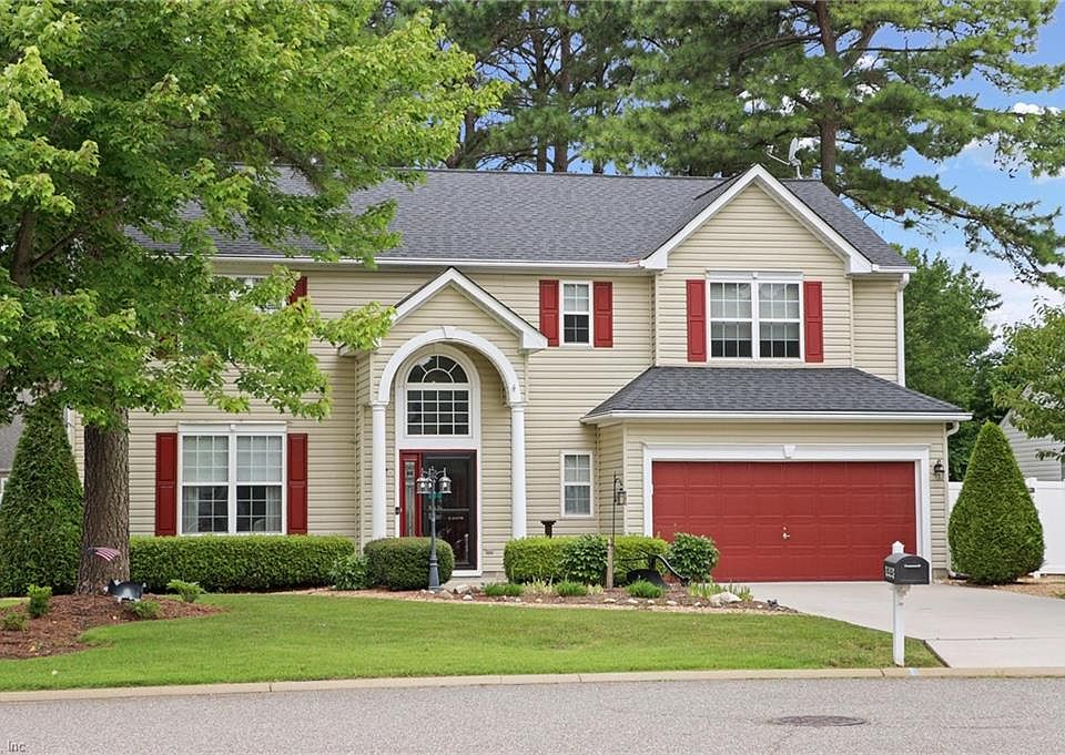 1st image of 313 Lane Cres
