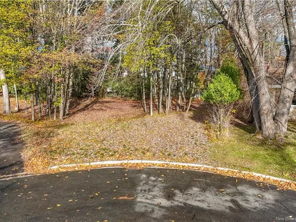 33 Burse Ct, Fredericton, NB E3A 3C7