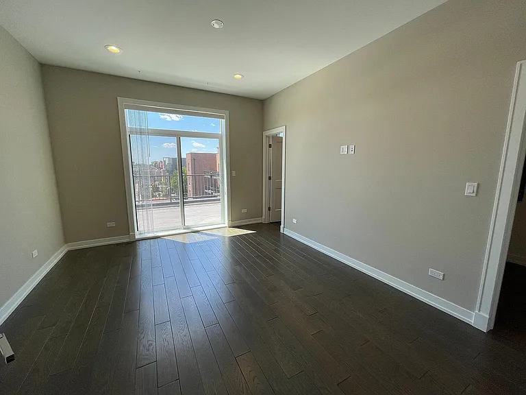 458 N Noble St #3W — Photo 21