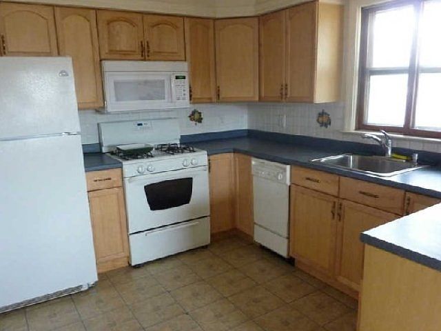 2nd image of 29 McLoughlin St