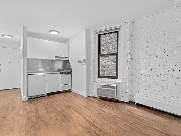 3rd image of 15 Jones St APT 3C