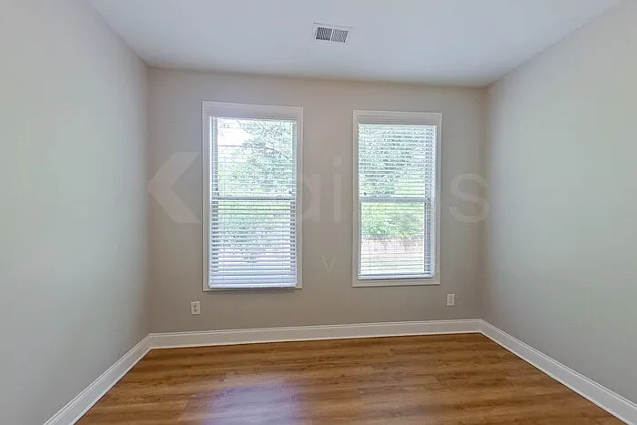 215 Orchard Ln — Photo 14