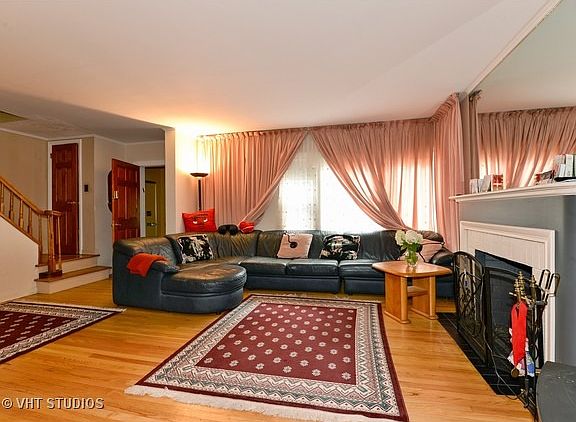 2nd image of 6048 N Monticello Ave