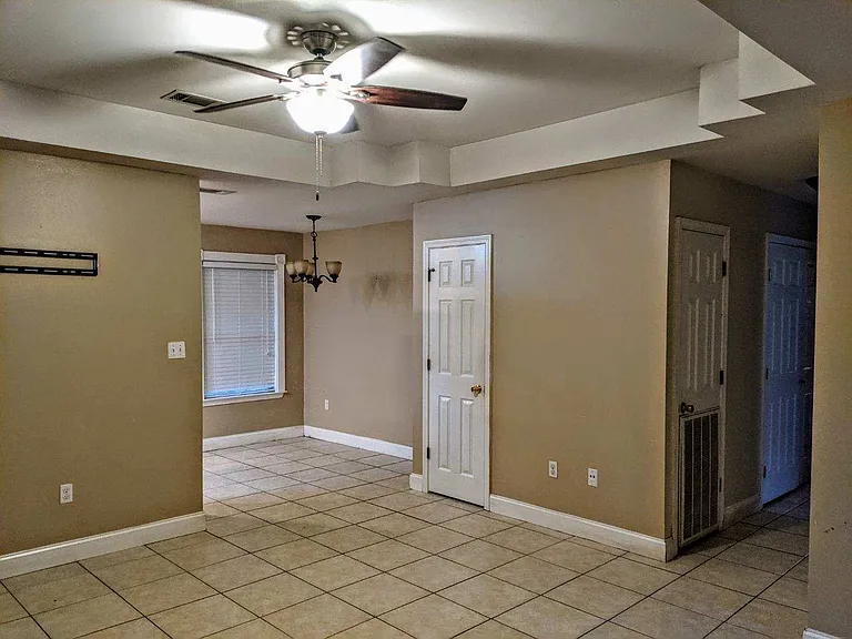 14018 Contemporary Ln — Photo 3