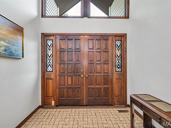 2nd image of 9 Hickory Glen Ct