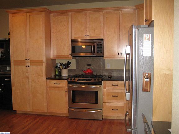 4th image of 1525 NW Emily St