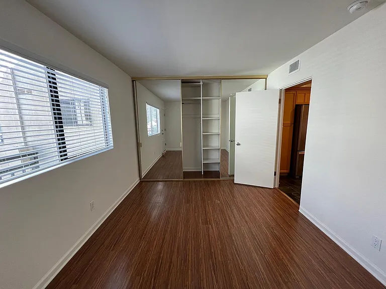 27 Outrigger St #2 — Photo 10