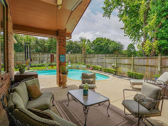2nd image of 3923 Rose Grove Ln