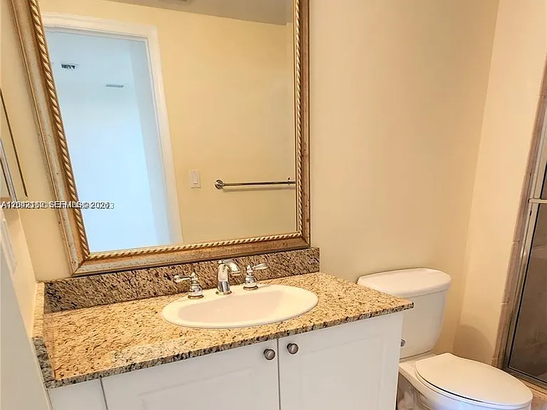 19501 W Country Club Dr #704 — Photo 14
