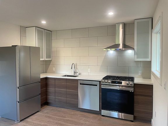 3rd image of 3621 Dimond Ave APT 3