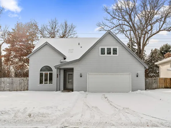10440 Eagle St NW, Coon Rapids, MN 55433