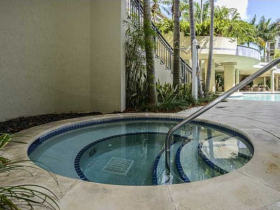 4th image of 2609 Ne 14th Ave ##115