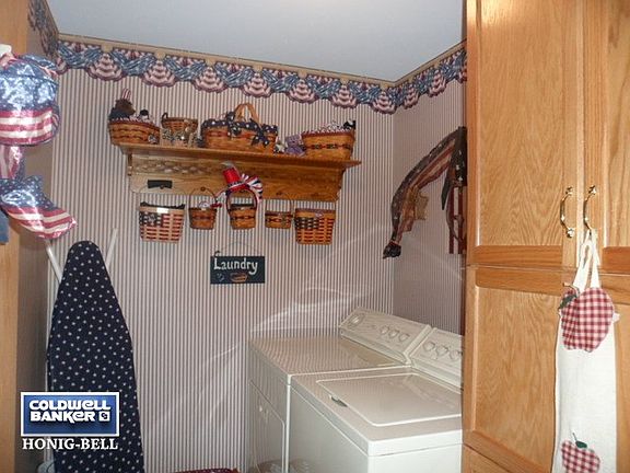 3rd image of 1717 Whispering Oaks Dr