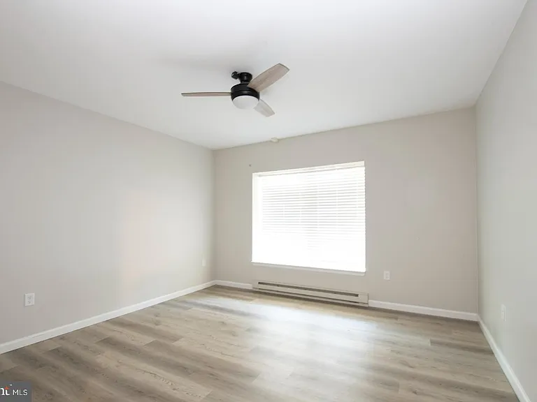 419 Woodward St #4 — Photo 9