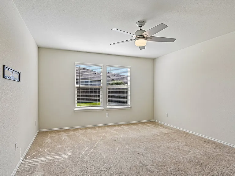 9121 Lookout Point — Photo 34