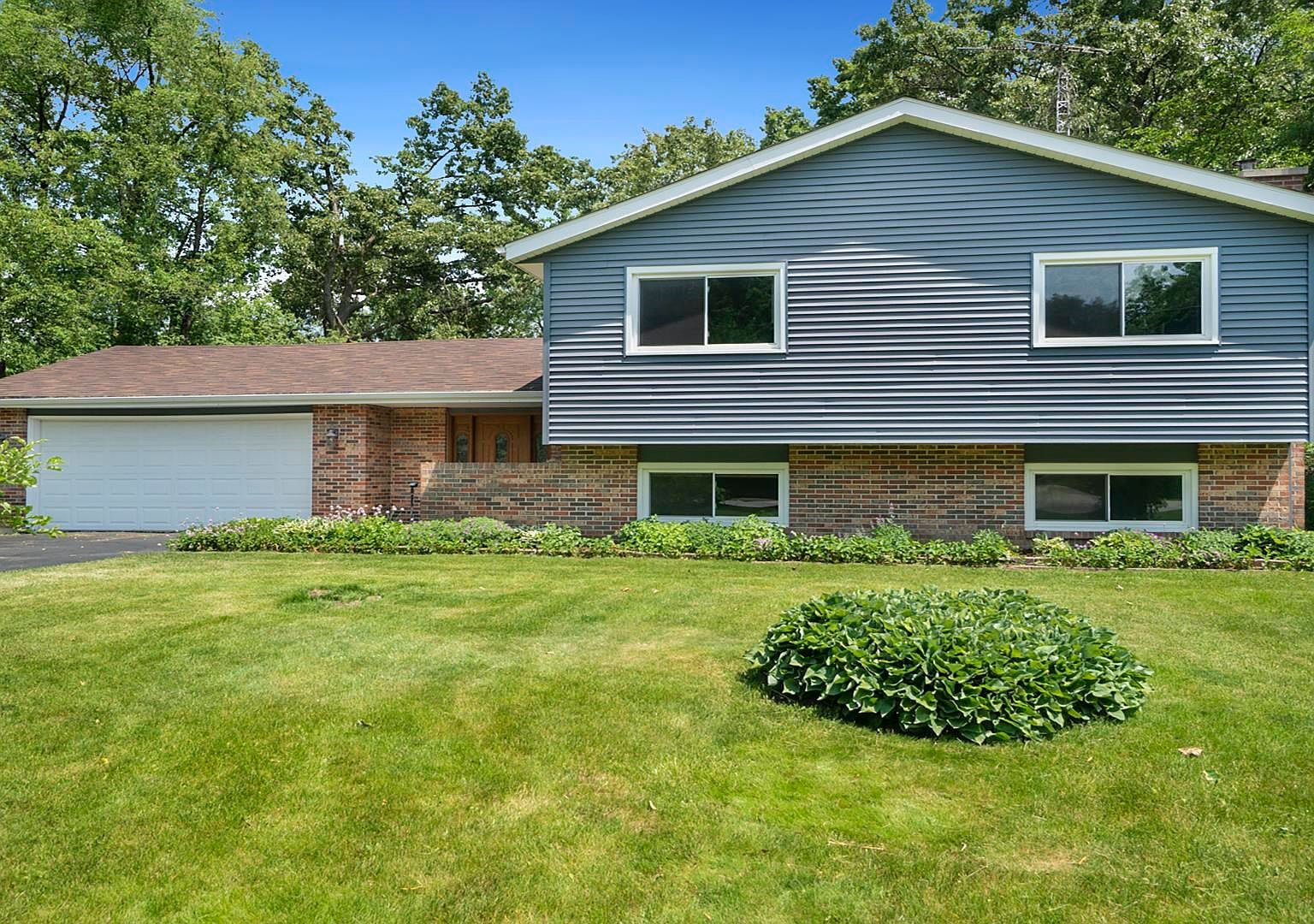 13837 Beaver Dr, Roscoe, IL 61073 MLS 202302949 Zillow