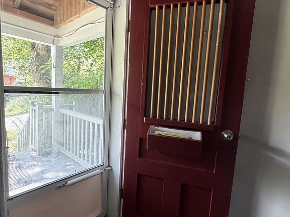 4th image of 242 Dublin St
