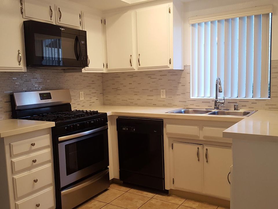 1st image of 25-43263 20th St W #25