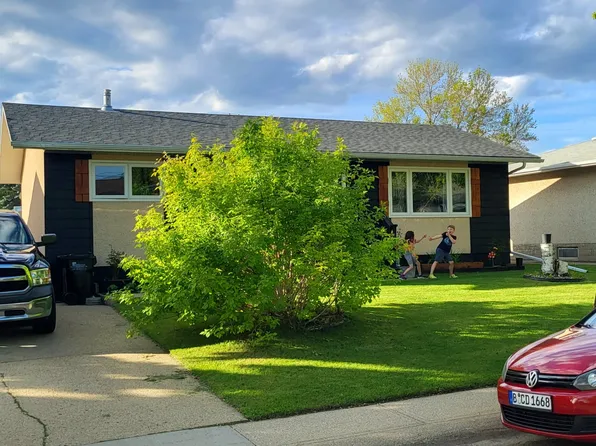 885 Cottonwood Ave, Strathcona County, AB T8A 1Z3