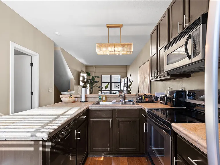 4543 Madison Ave — Photo 4