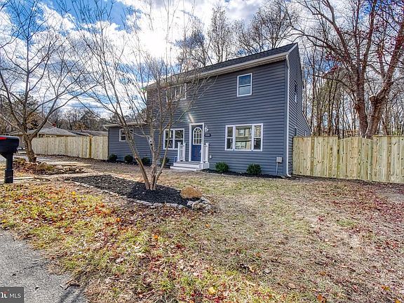 3rd image of 208 Schoolhouse Ln