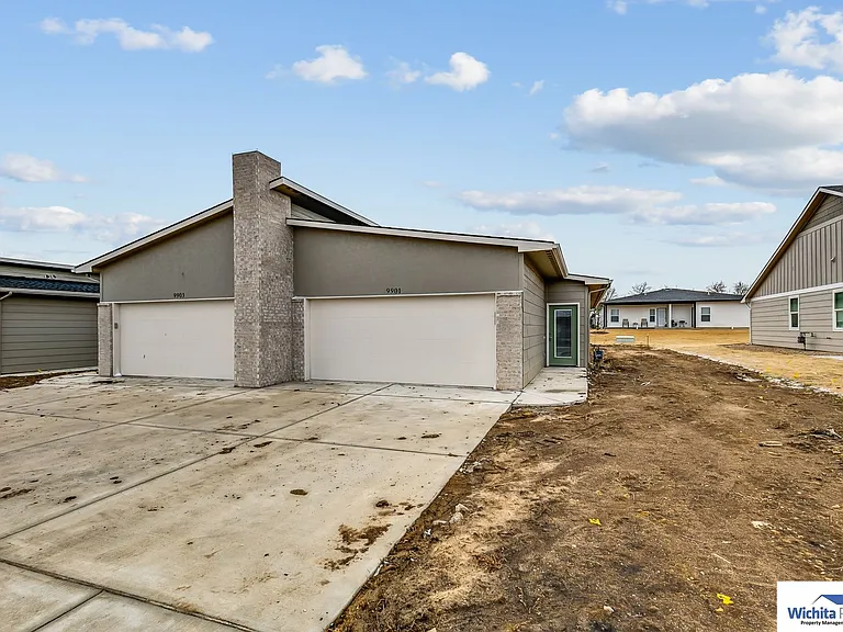 9901 E Annabelle Cir — Photo 1