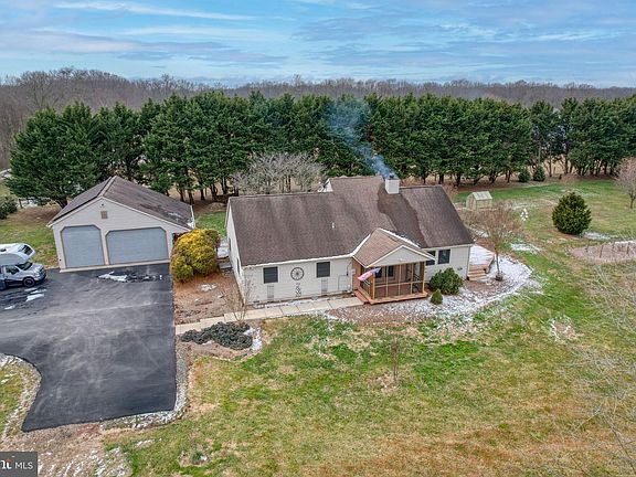 2nd image of 651 Daisey Rd