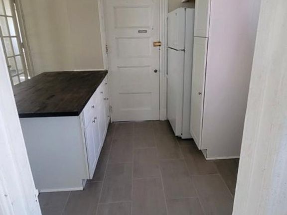 3rd image of 209 S 10th Ave