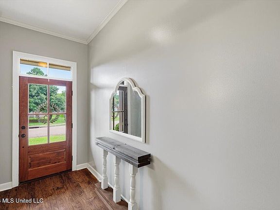 4th image of 313 Hunters Ridge Dr