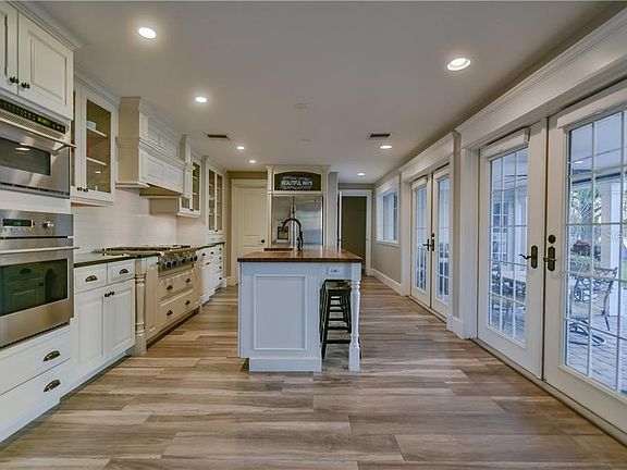 5th image of 489 Carolyn Dr